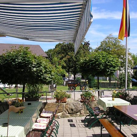 Pension Lindenallee Neuendettelsau エクステリア 写真
